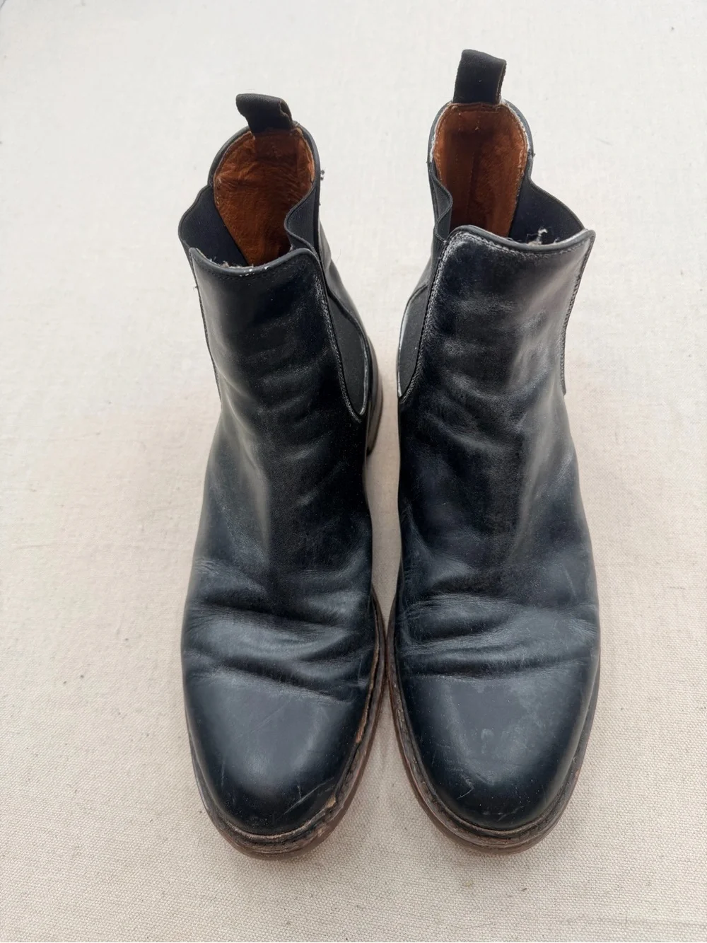 Frye Black Leather Chelsea Boots for Men - Classic Slip-On Style